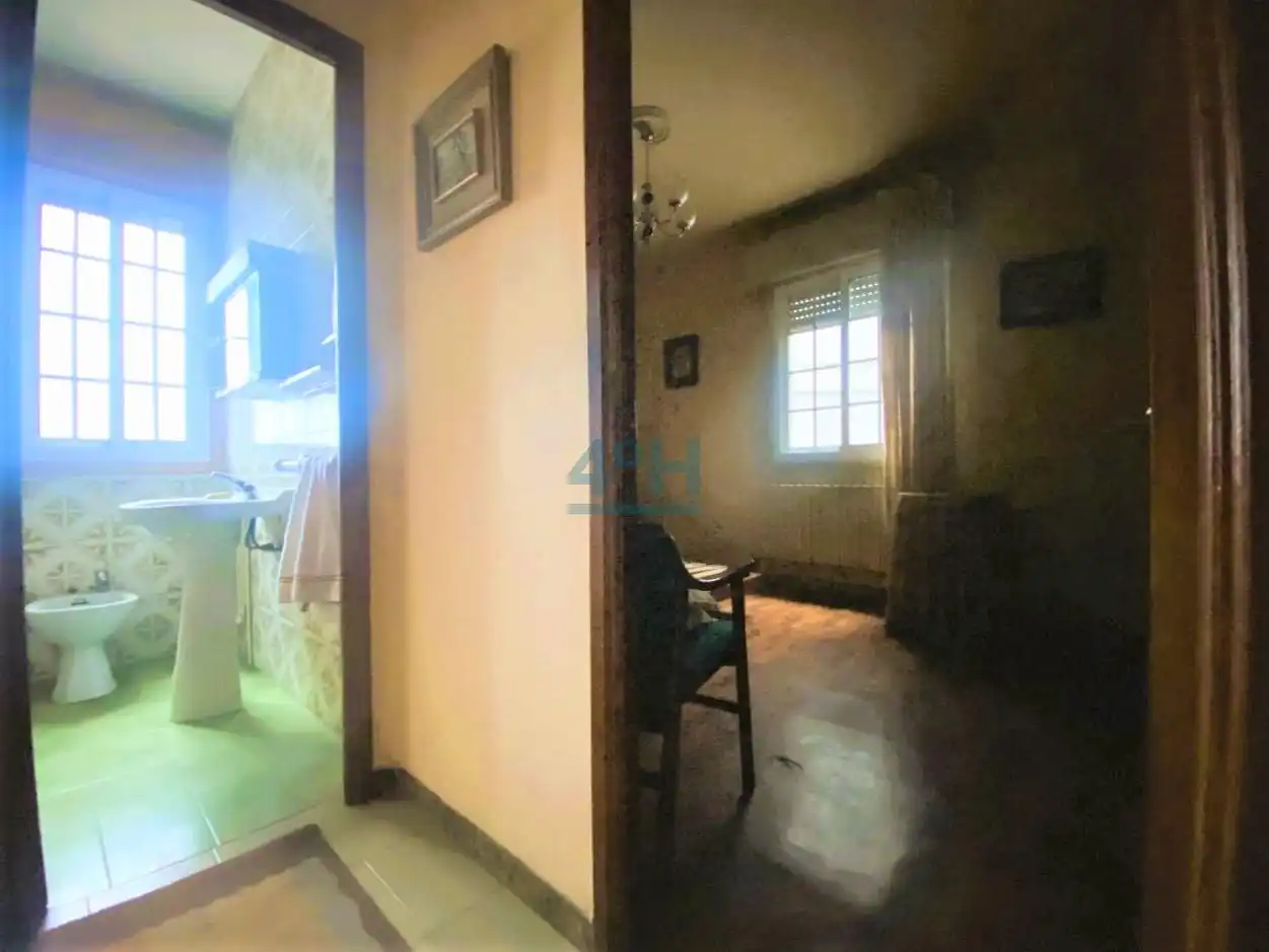 Haus oder Chalet zum Verkauf in Ourense Capital  mit Heizung, Privatgarten und Abstellraum