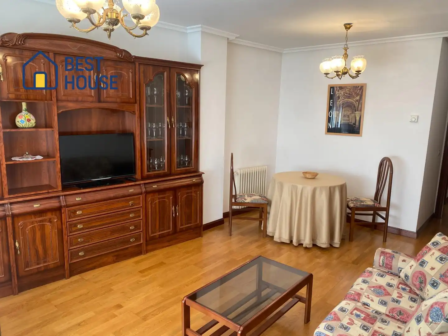 Wohnzimmer von Wohnungen zur Miete in León Capital  mit Heizung, Terrasse und Abstellraum