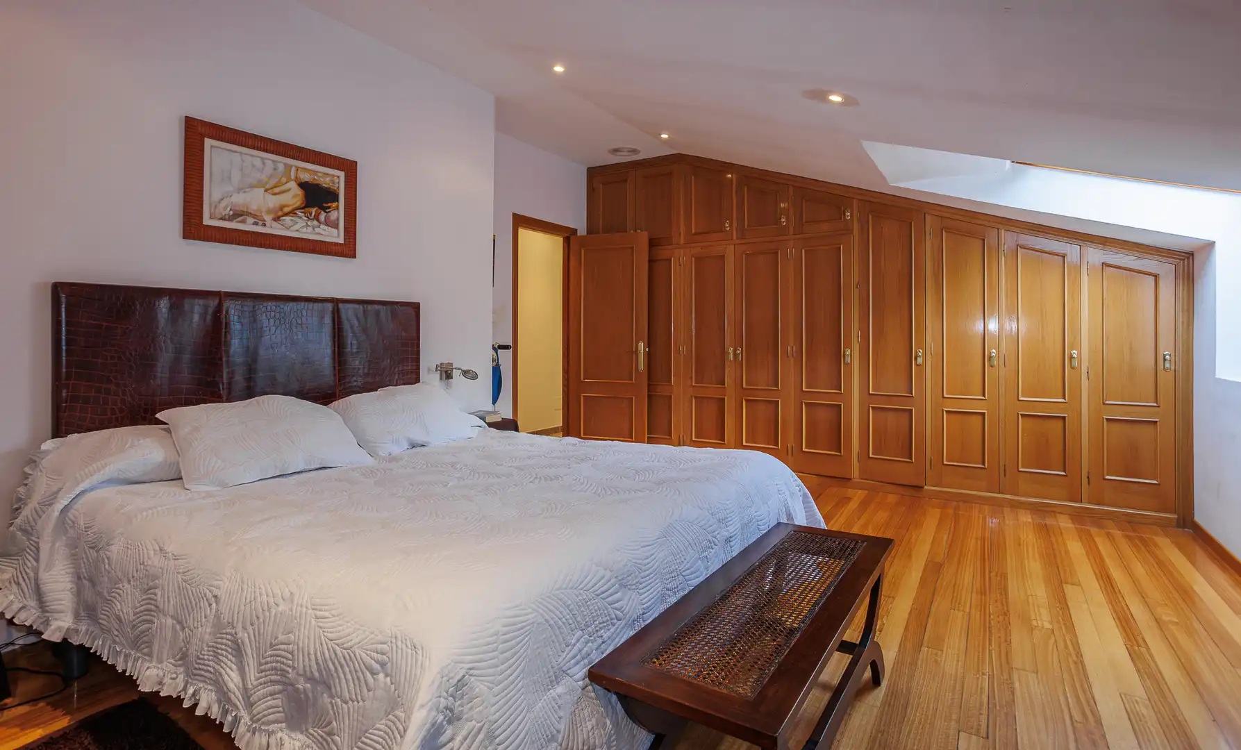Schlafzimmer von Geschaftsraum zum Verkauf in Boqueixón mit Möbliert