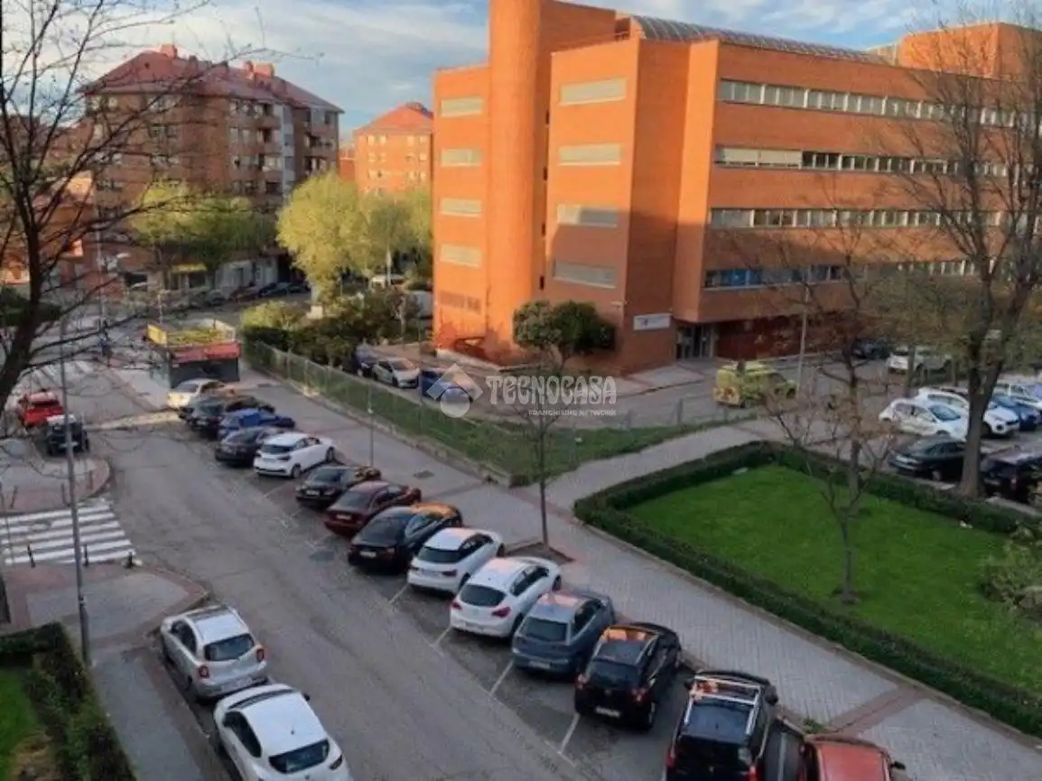 Parking de Piso en venta en Fuenlabrada con Calefacción y Terraza