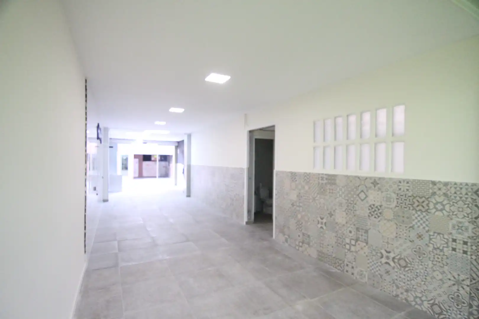 Local de alquiler en Olesa de Montserrat con Parquet