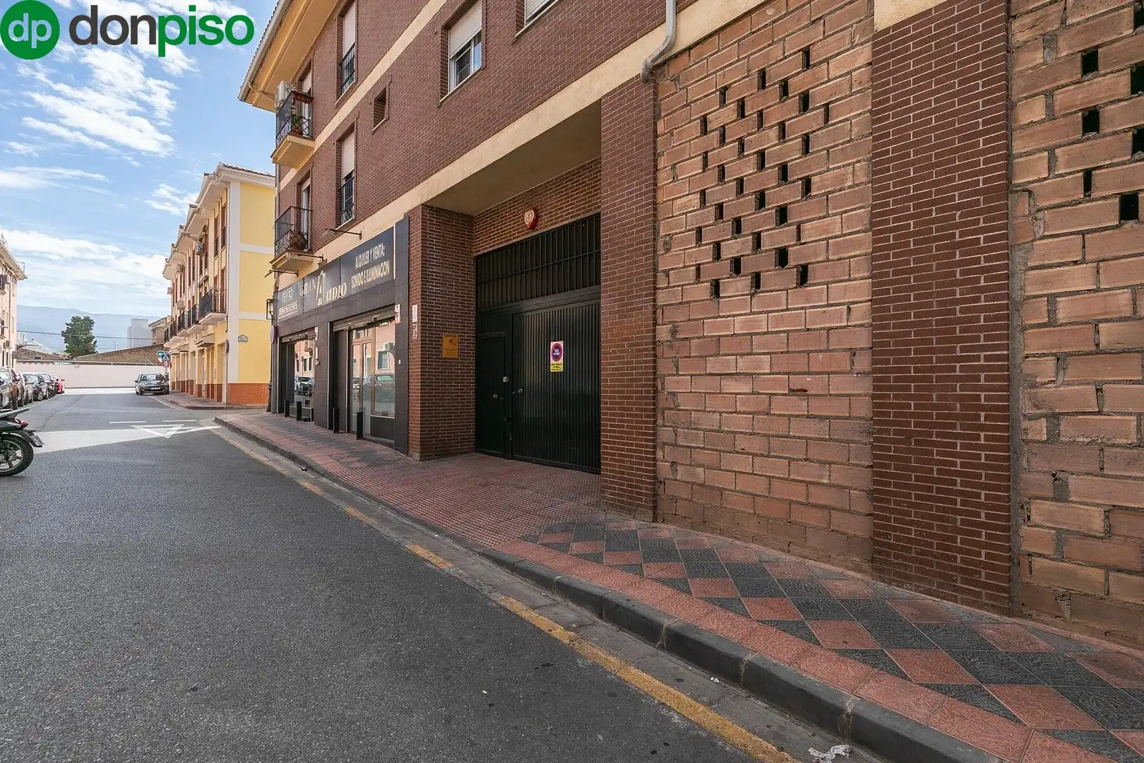 Vista exterior de Ático en venta en Armilla con Aire acondicionado, Terraza y Trastero