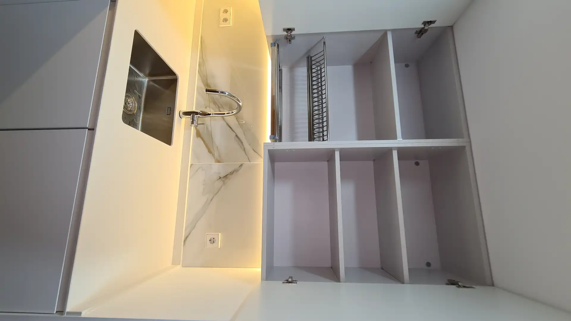 Cuina de Apartament de lloguer en Madrid amb Aire condicionat, Calefacció i Moblat