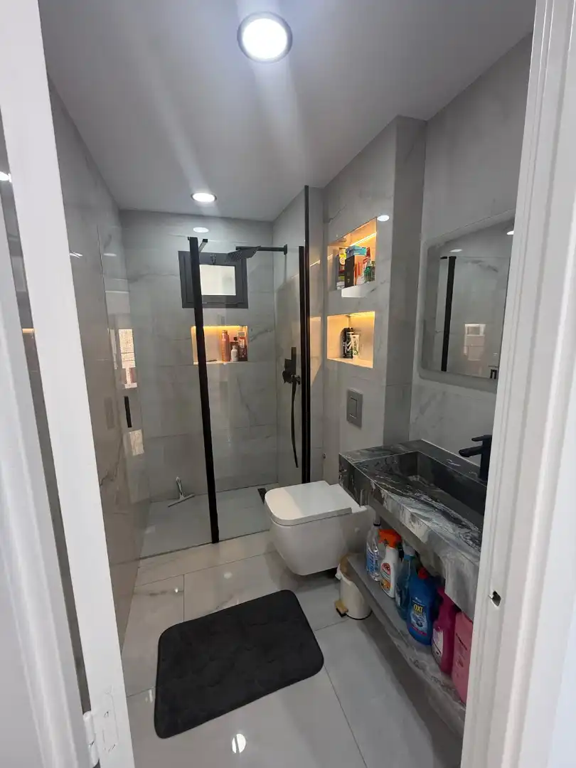 Baño de Piso en venta en Tarragona con Calefacción, Horno y Balcón