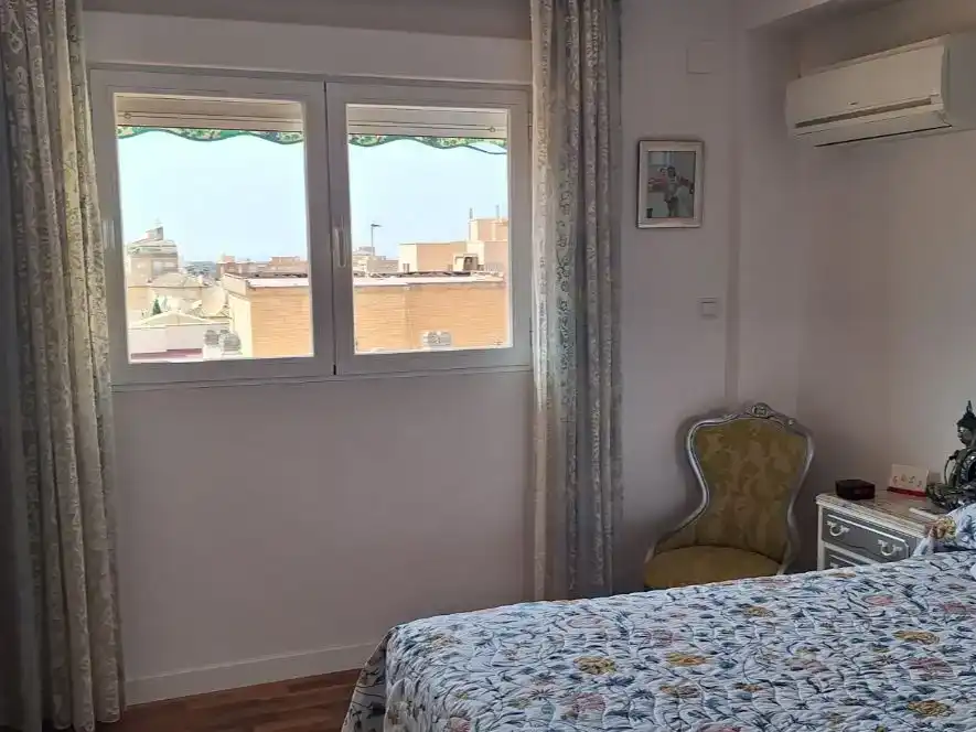 Dormitori de Pis en venda en Granada amb Aire condicionat, Parquet i Terrassa