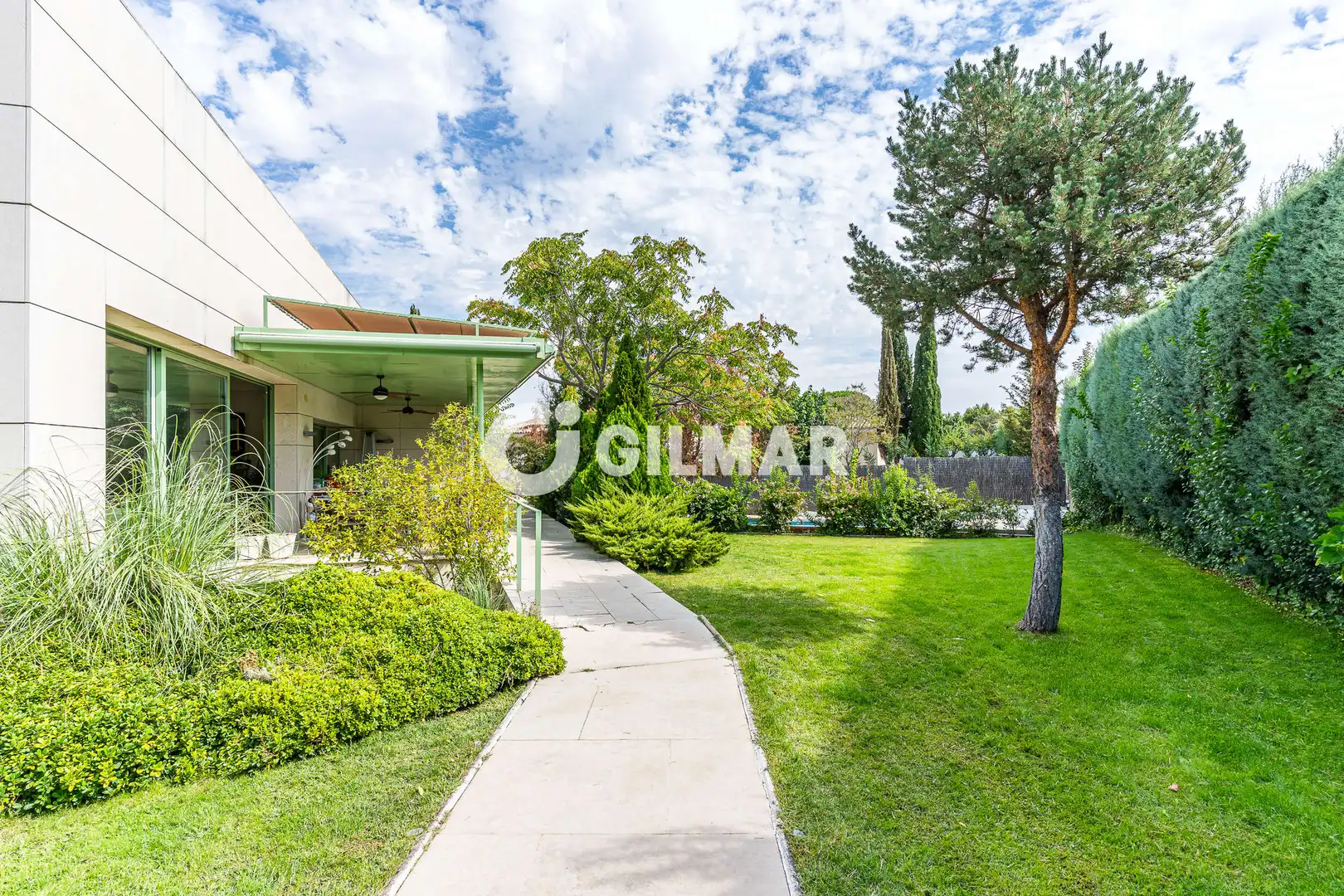 Detached house with pool for sale in Urbanización Este - Montepríncipe, imagen 3
