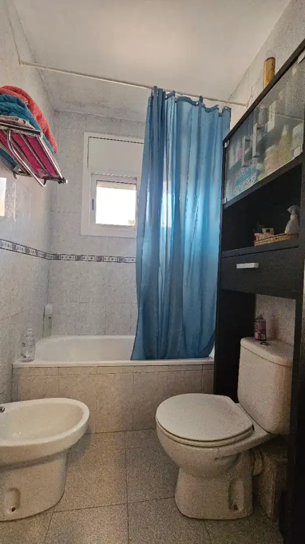 Bany de Casa adosada en venda en Sabadell amb Calefacció, Terrassa i Forn
