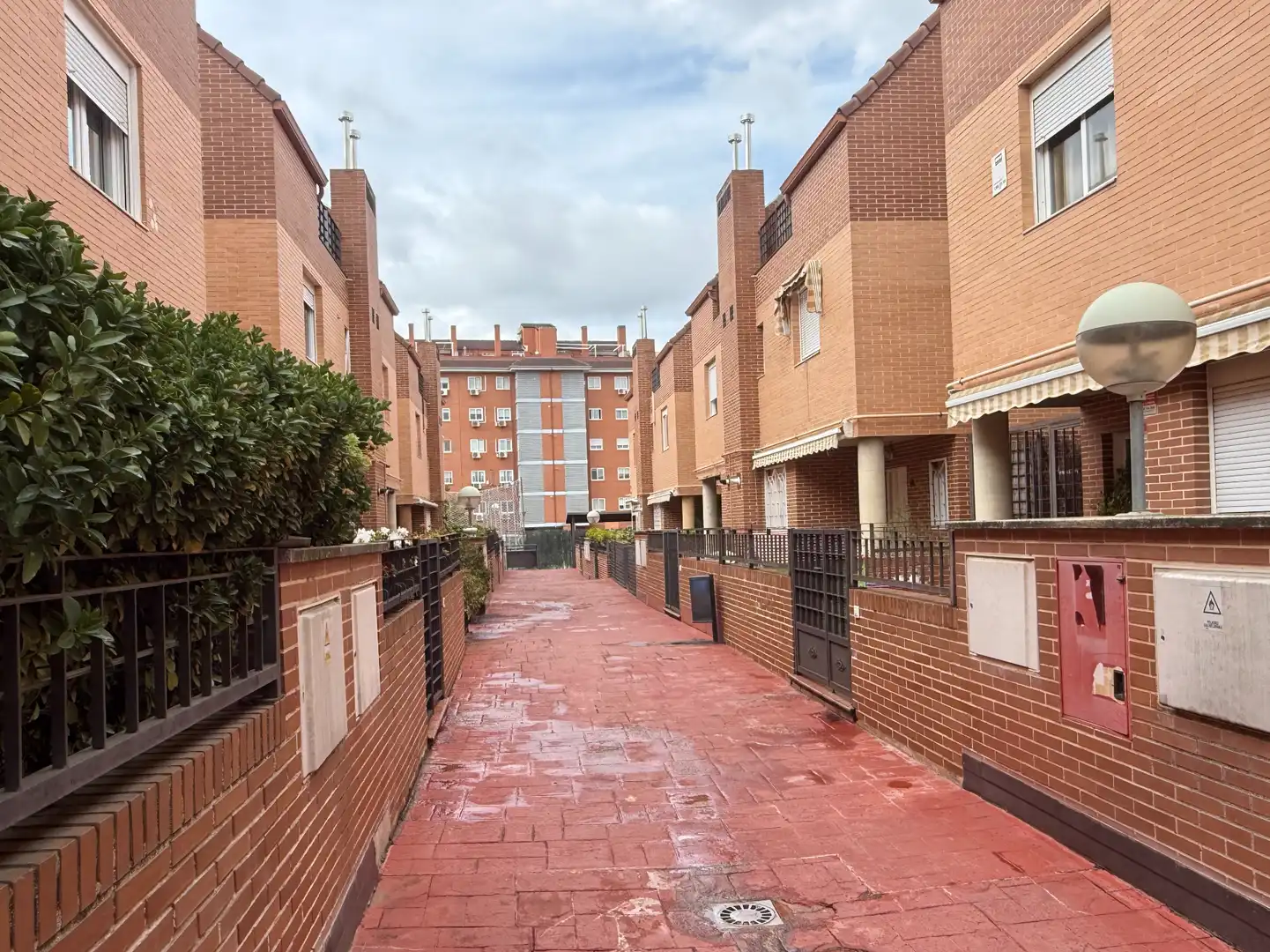 Exterior view of Houses for sale in Alcalá de Henares  with Air Conditioner, Heating and Private garden