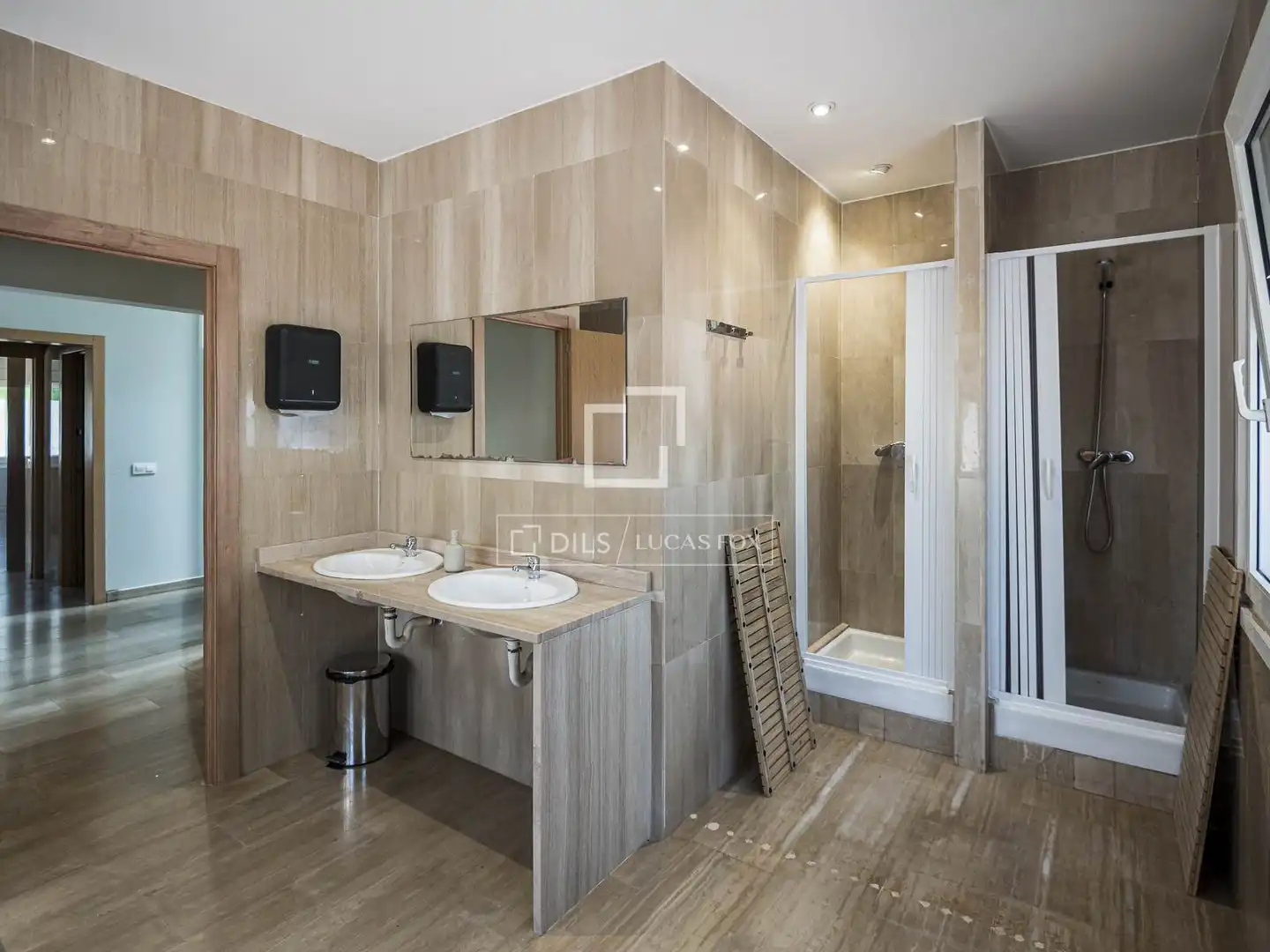 Bathroom of Flat for sale in Sitges  with Air Conditioner, Heating and Private garden
