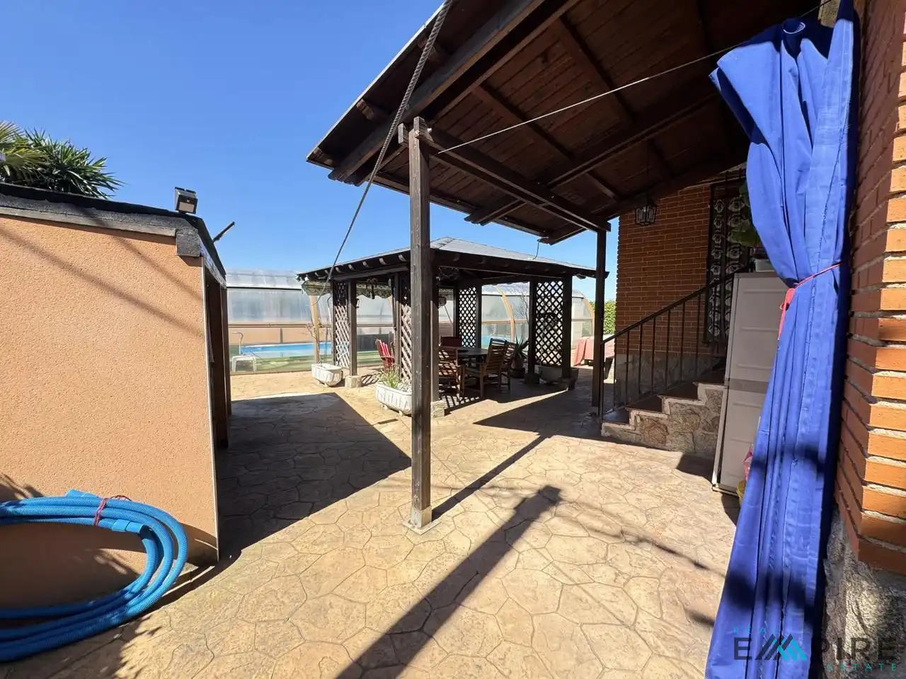 Terrassa de Casa o xalet en venda en Serranillos del Valle amb Aire condicionat, Calefacció i Jardí privat