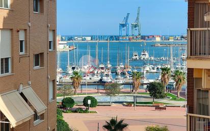 Vista exterior de Dúplex en venda en Castellón de la Plana / Castelló de la Plana amb Aire condicionat, Terrassa i Balcó