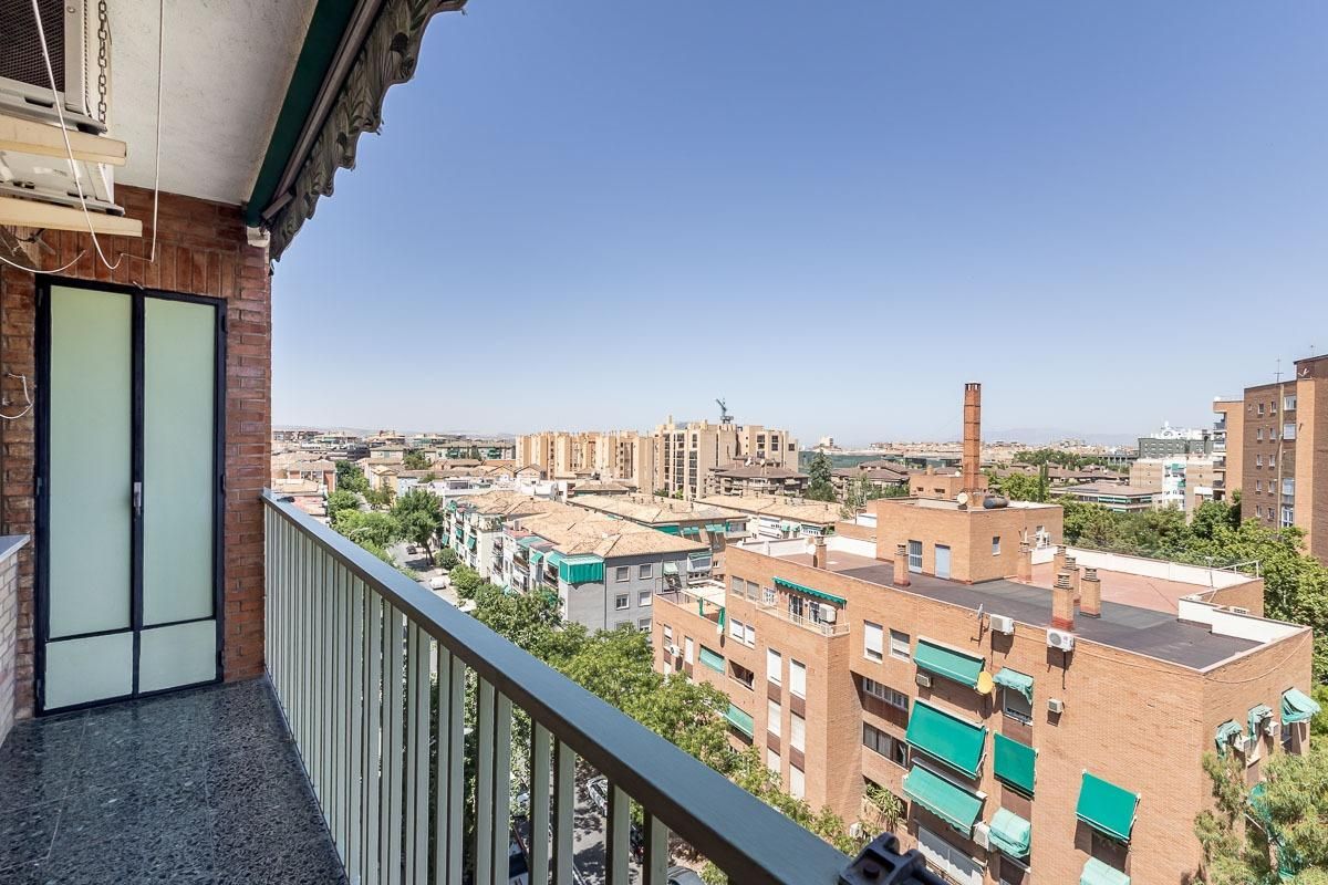 Exterior view of Flat for sale in  Granada Capital  with Air Conditioner and Terrace