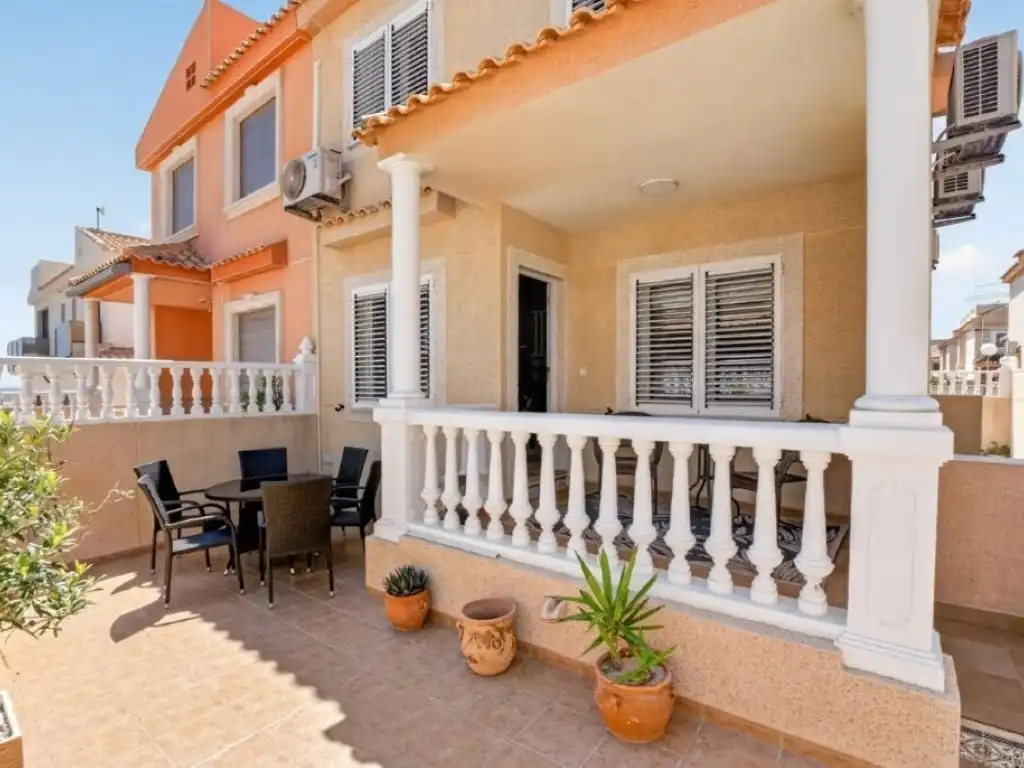Casa con jardín en venta en La Mata, imagen 3