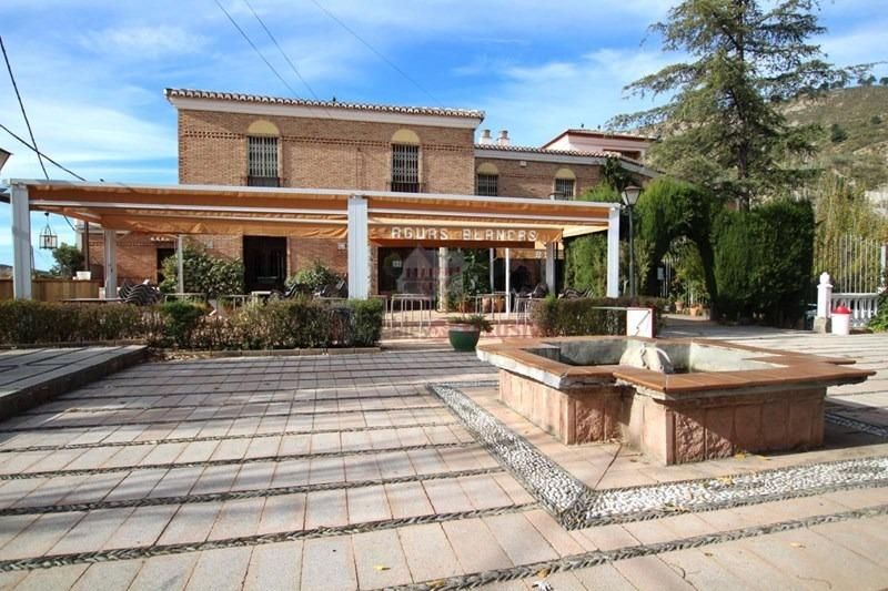 Local en venda en Quéntar amb Aire condicionat