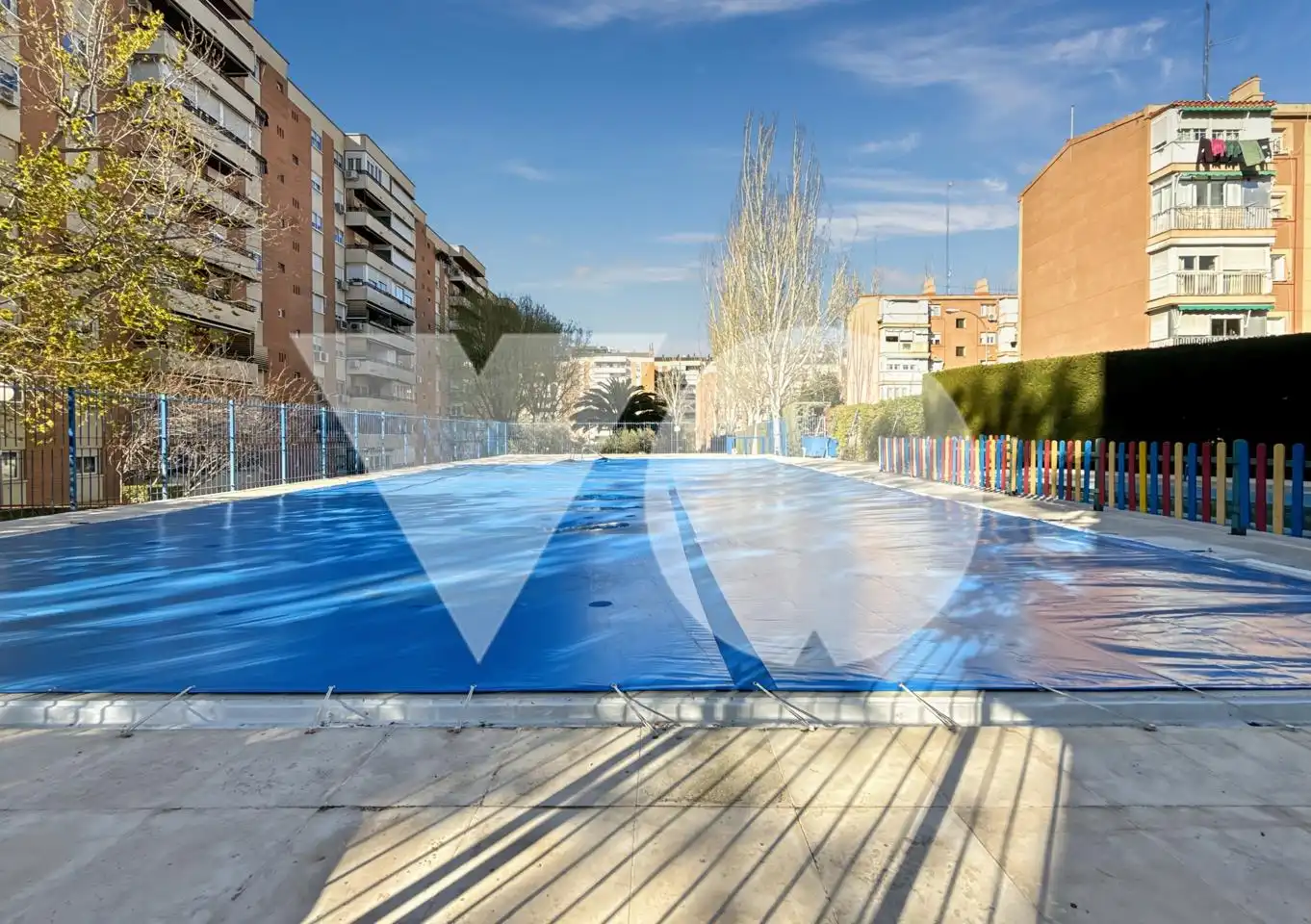 Piscina de Pis en venda en Madrid amb Calefacció, Parquet i Terrassa