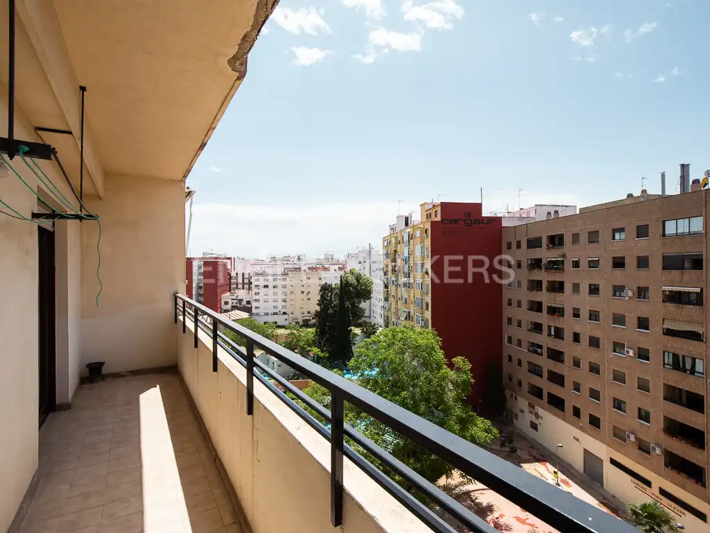 Exterior view of Flat for sale in Valencia  with Air Conditioner, Heating and Balcony