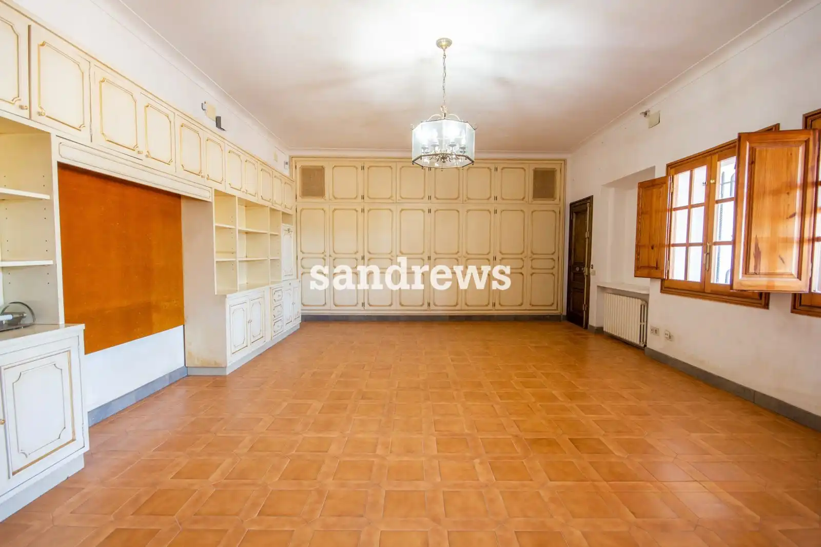 Einfamilien-Reihenhaus zum Verkauf in Ordis mit Heizung, Privatgarten und Terrasse