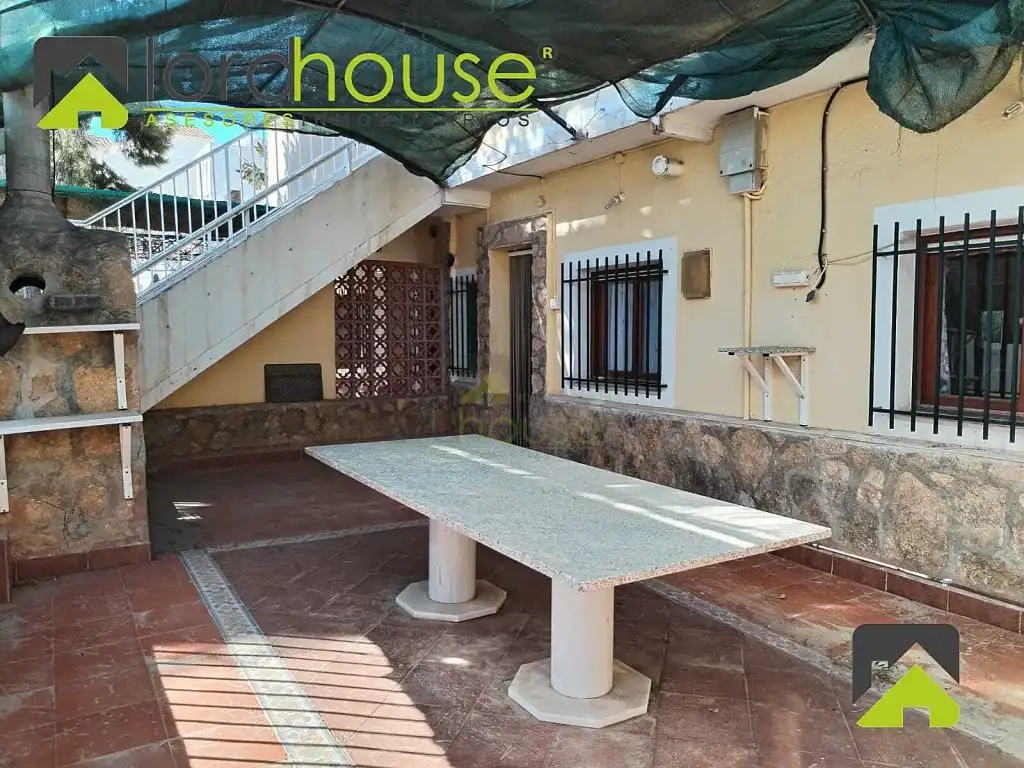 House for sale in Calle Segre, imagen 2
