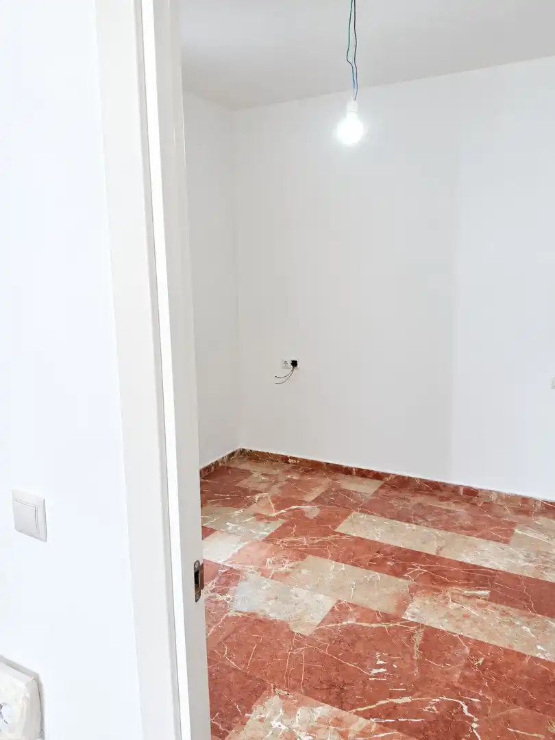 Piso en venta en Algeciras con Balcón