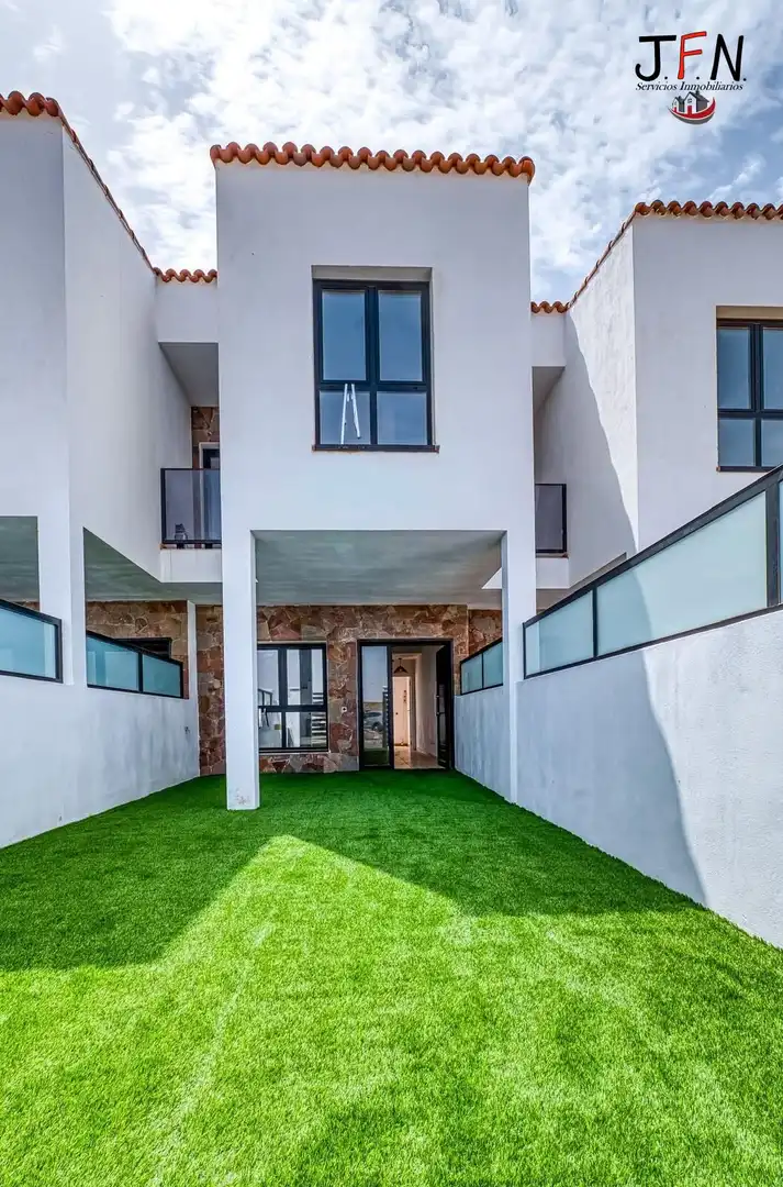 Casa con terraza en venta en Calle de la Orilla, imagen 3