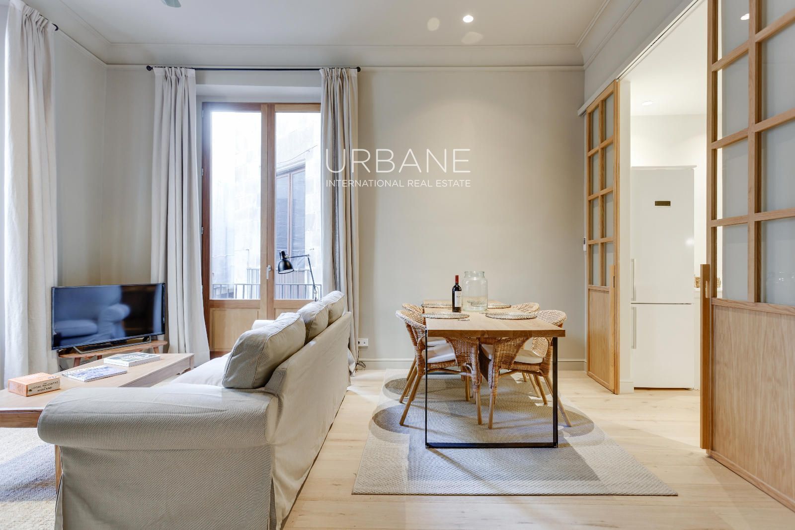 Exterior view of Flat to rent in  Barcelona Capital  with Air Conditioner, Heating and Furnished