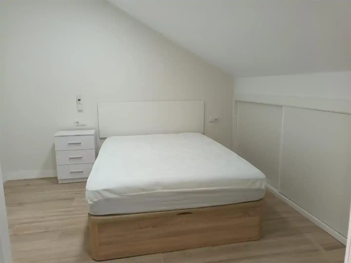 Bedroom of Flat for rent in Mérida  with Air Conditioner, Washing machine and Microwave