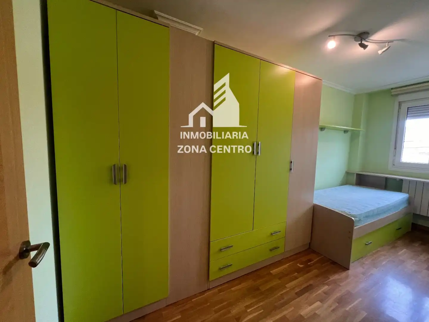 Habitación de Piso en venta en Palencia con Calefacción, Terraza y Trastero