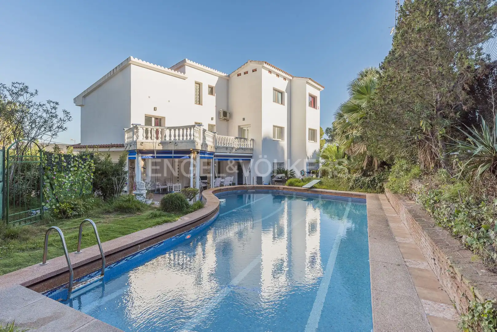 Exterior view of Houses for rent in Castelldefels  with Air Conditioner, Heating and Private garden