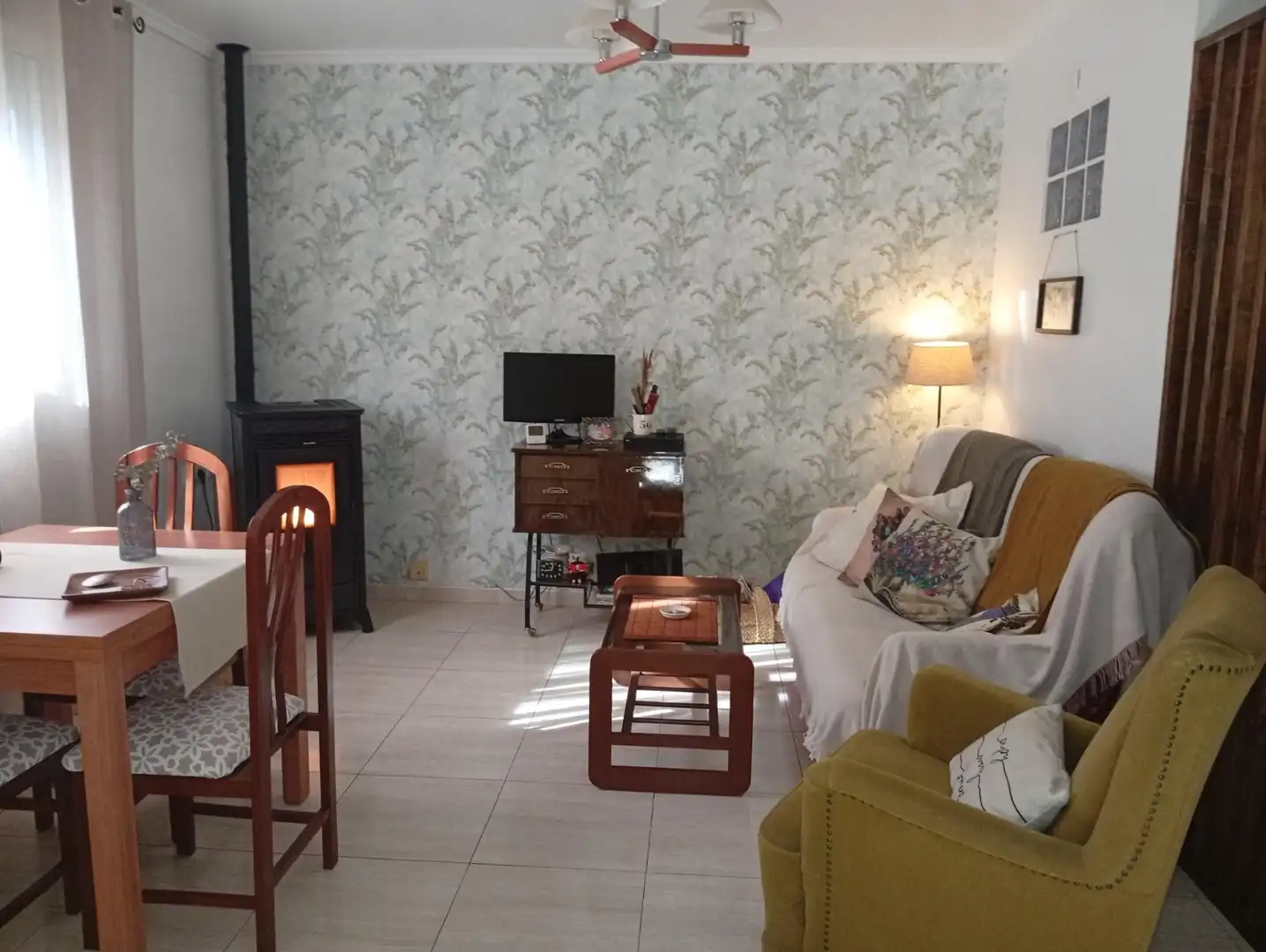 Sala de estar de Finca rústica en venta en Castell de Castells con Jardín privado