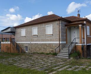 Vista exterior de Casa o xalet en venda en O Porriño   amb Terrassa