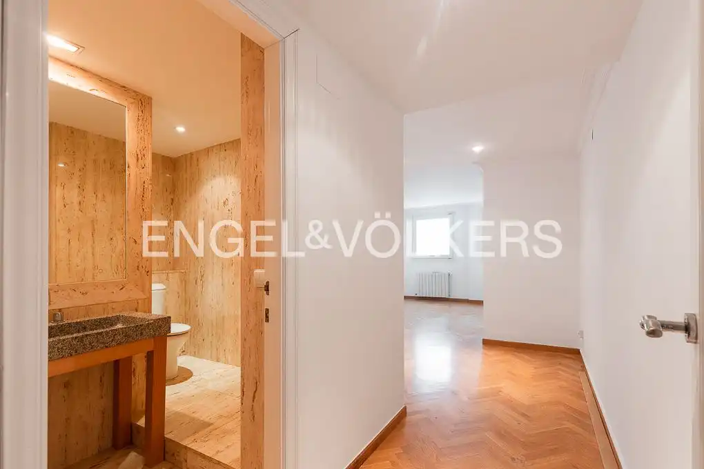 Piso en venta en Valencia con Aire acondicionado, Calefacción y Parquet