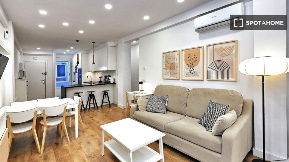 Sala d'estar de Pis de lloguer en  Barcelona Capital amb Aire condicionat, Calefacció i Moblat