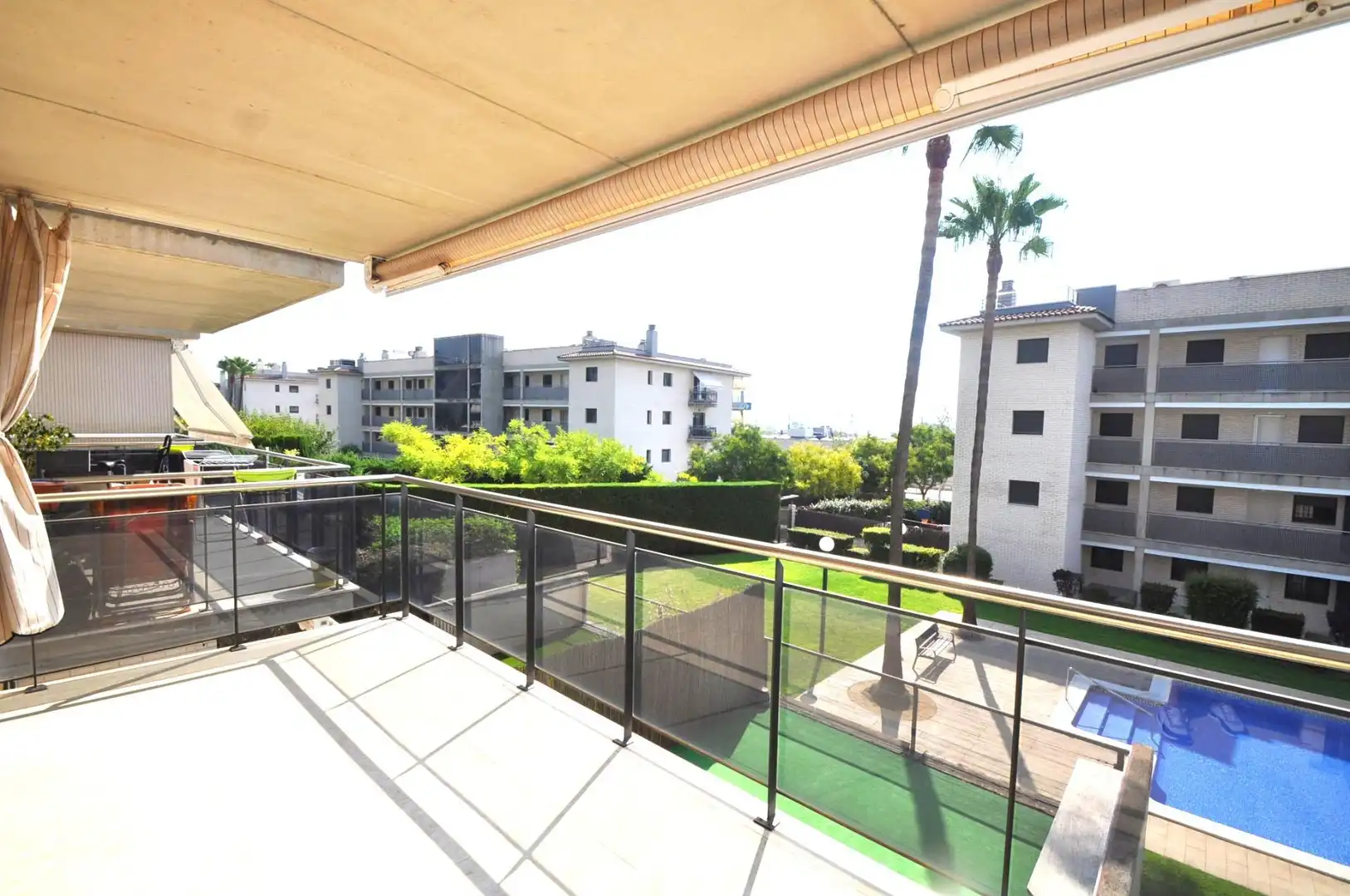 Terraza de Apartamento en venta en La Ràpita con Amueblado y Piscina comunitaria