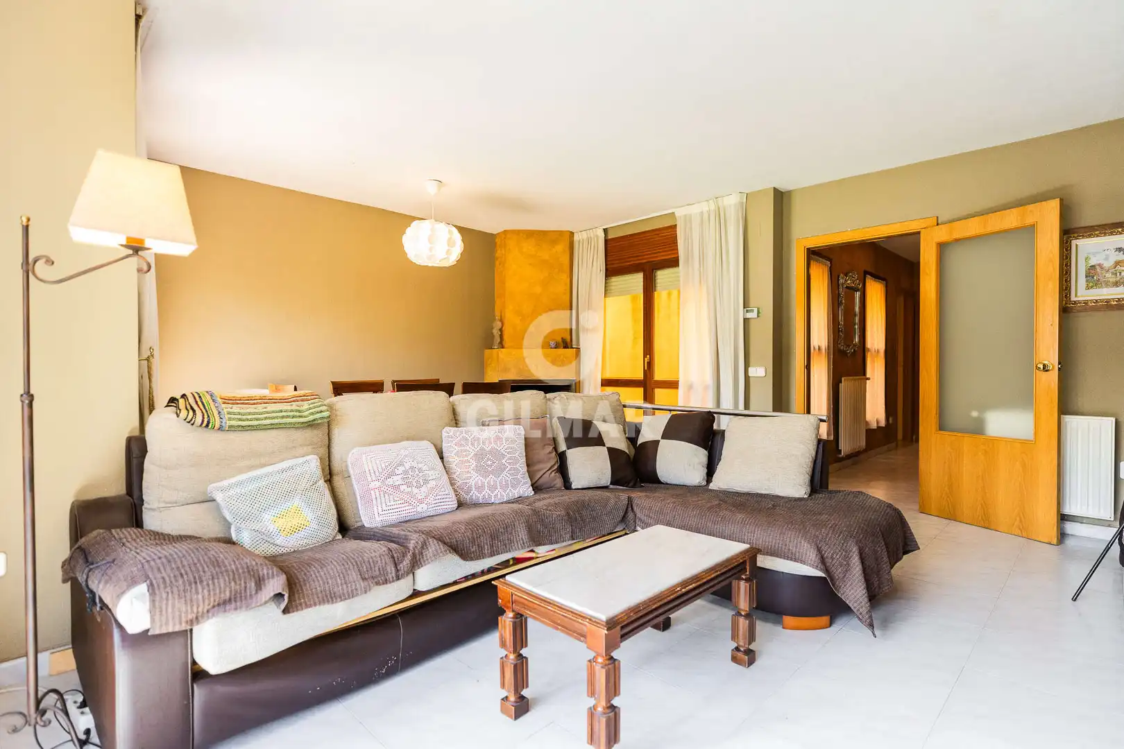 Sala de estar de Casa adosada en venta en Collado Villalba con Calefacción, Jardín privado y Piscina