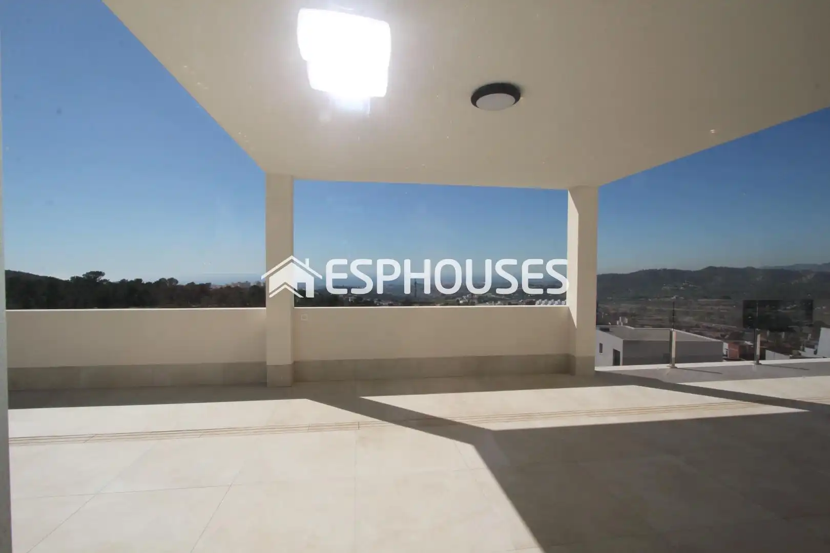 Casa con terrazza in vendita a Golf Bahía, imagen 3