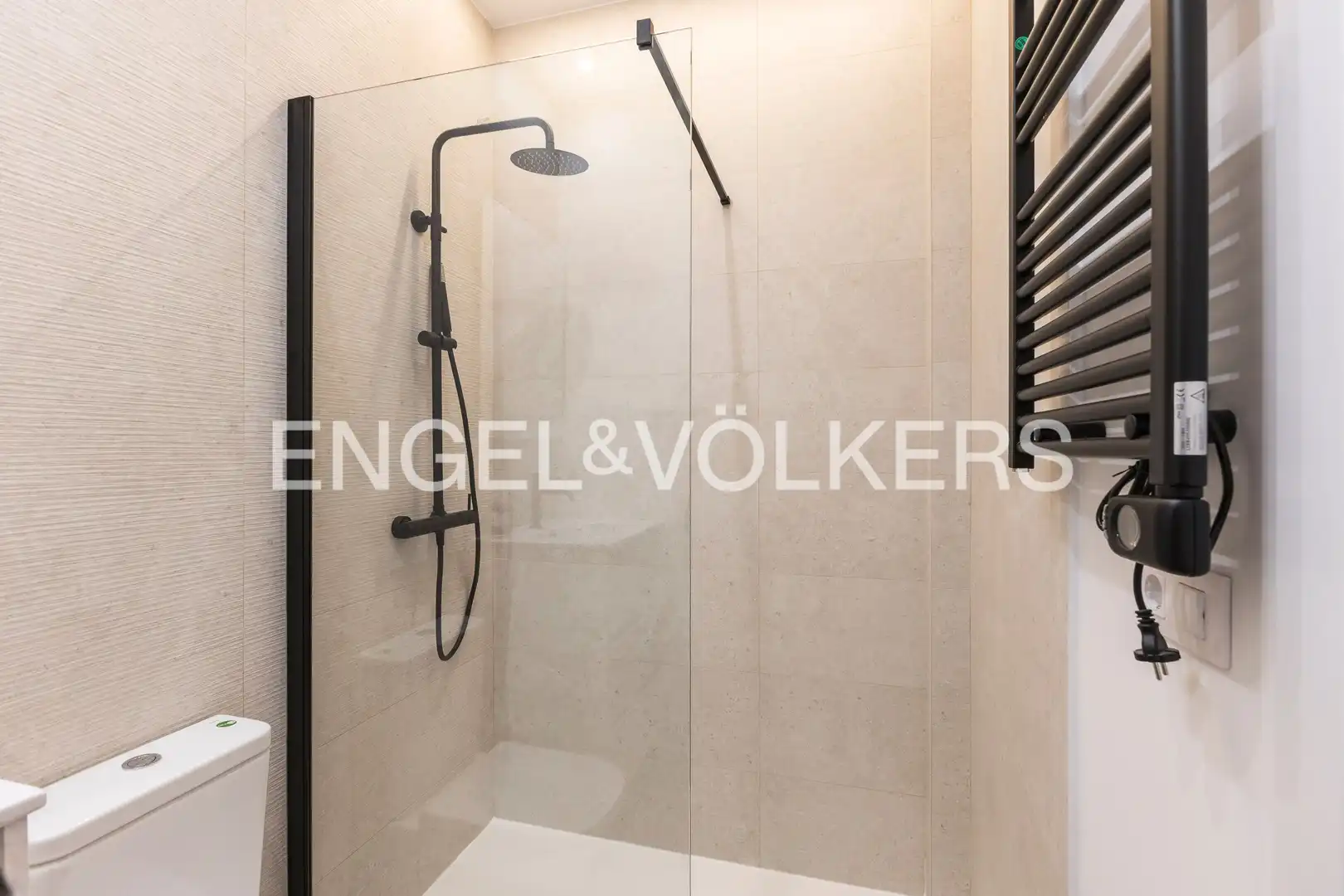 Bany de Apartament en venda en Madrid amb Aire condicionat i Calefacció