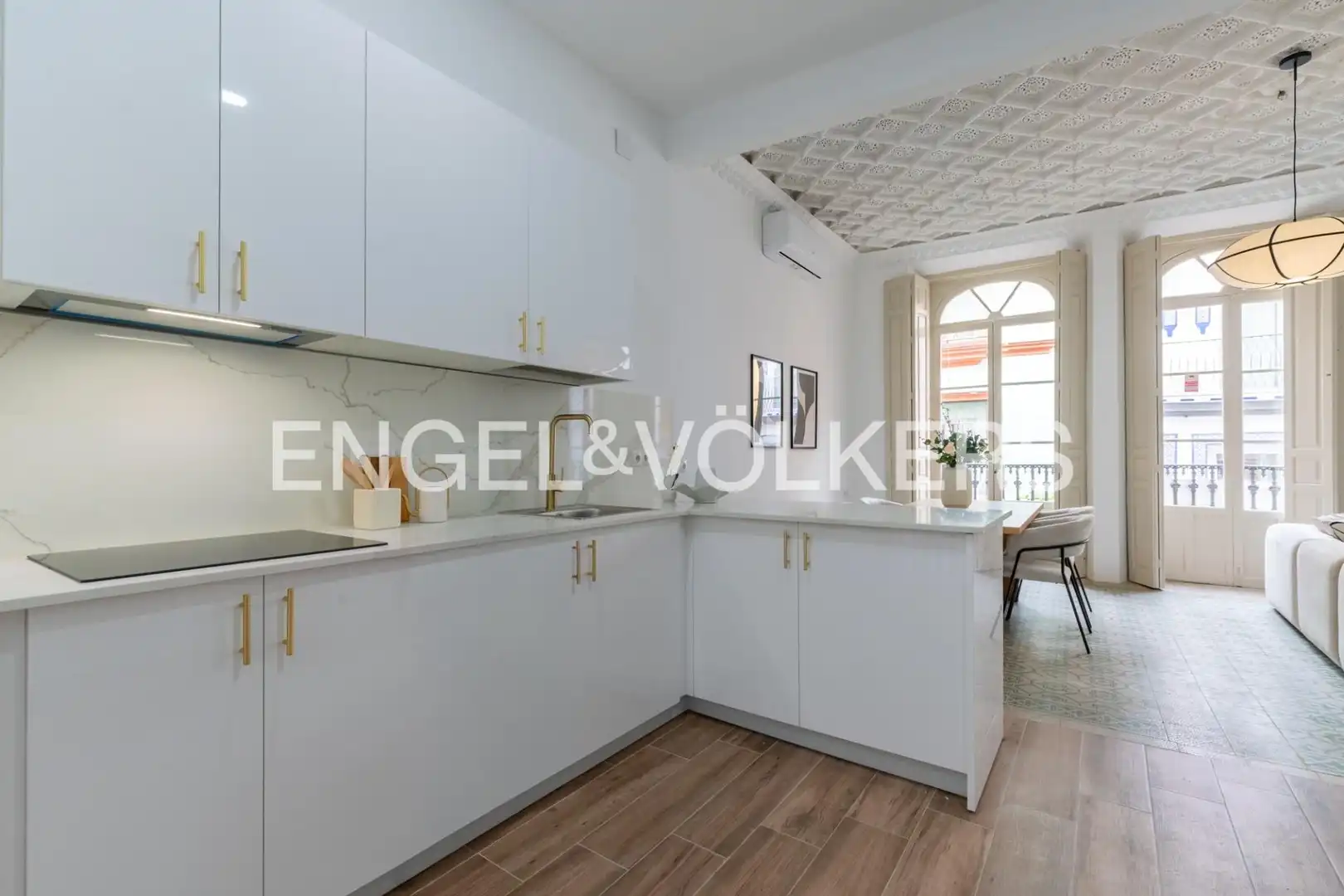 Kitchen of Flat for sale in Sevilla  with Air Conditioner, Heating and Balcony
