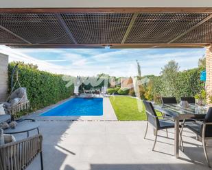 Terrassa de Casa adosada en venda en Pozuelo de Alarcón amb Aire condicionat, Terrassa i Piscina