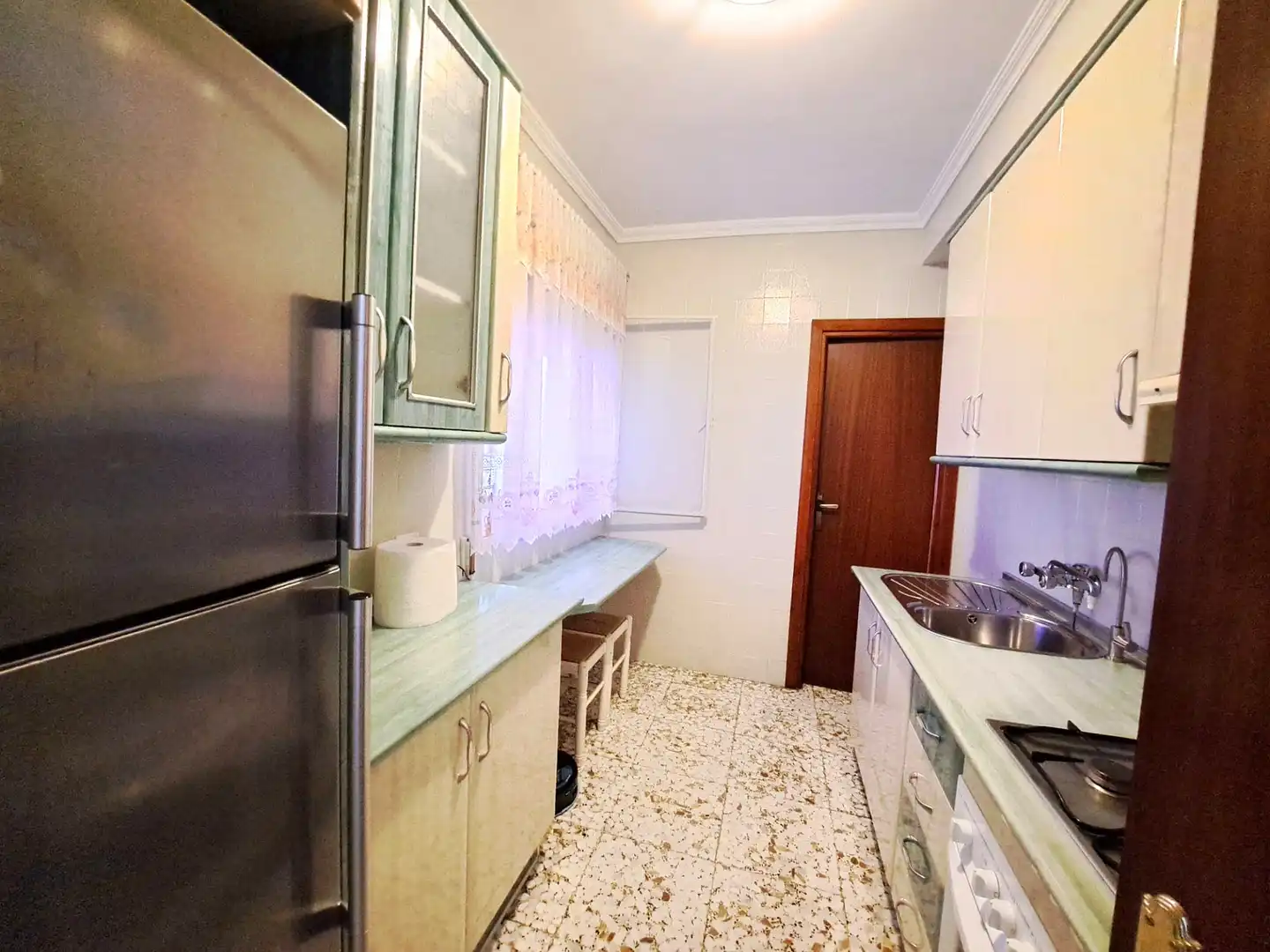 Cuina de Casa adosada en venda en Fuente Vaqueros amb Terrassa i Moblat