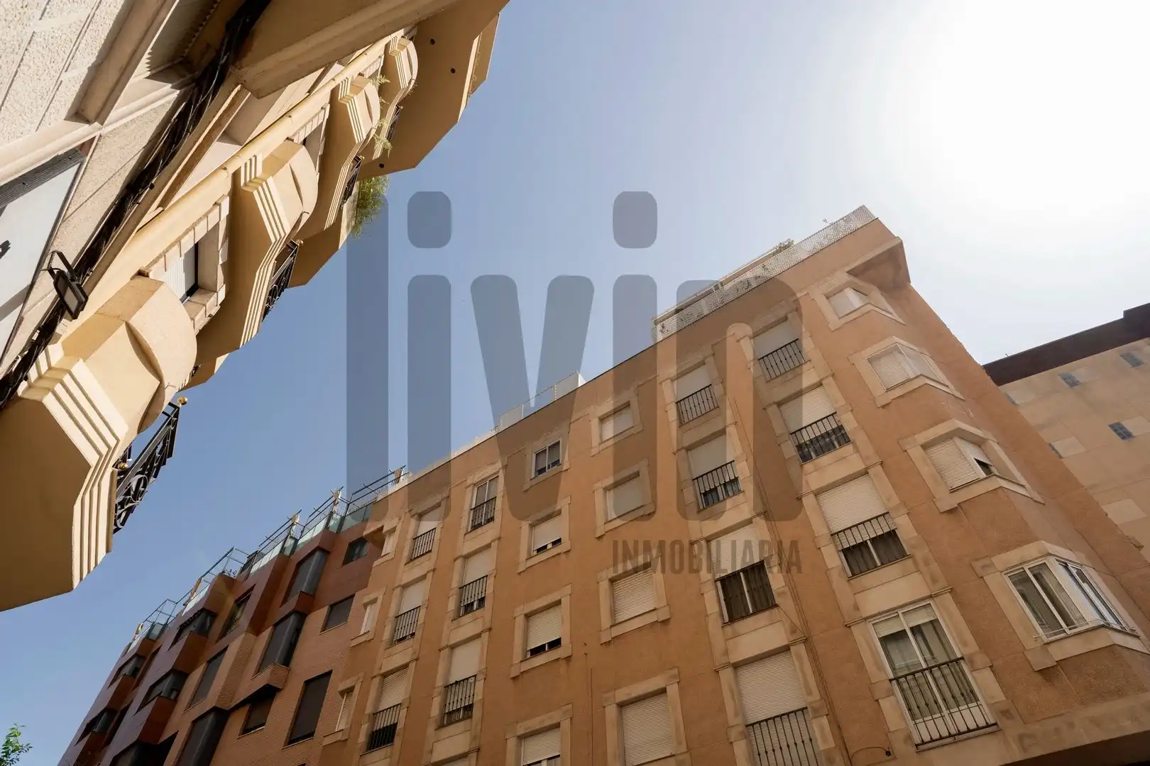 Außenansicht von Maisonette zum Verkauf in Jaén mit Klimaanlage, Heizung und Terrasse