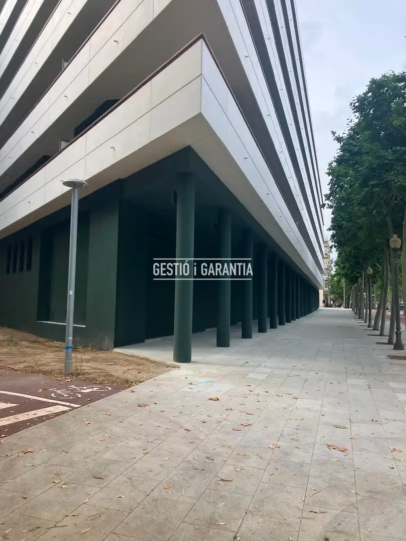 Vista exterior de Local en venda en Cambrils