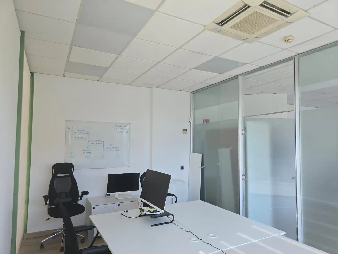 Office for rent in Pozuelo de Alarcón  with Air Conditioner, Heating and Balcony