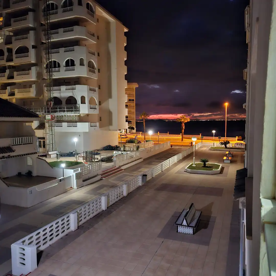 Terrassa de Apartament de lloguer en La Manga del Mar Menor amb Aire condicionat, Moblat i Balcó