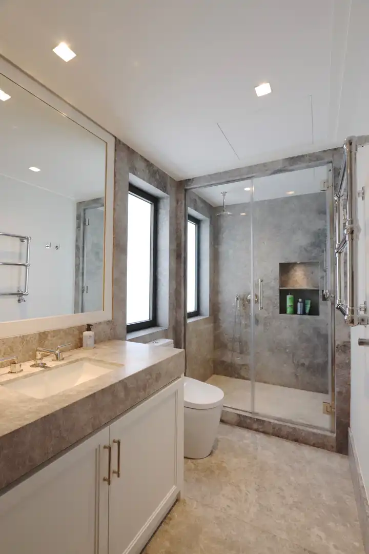 Bathroom of Flat for sale in Madrid  with Air Conditioner, Heating and Parquet flooring