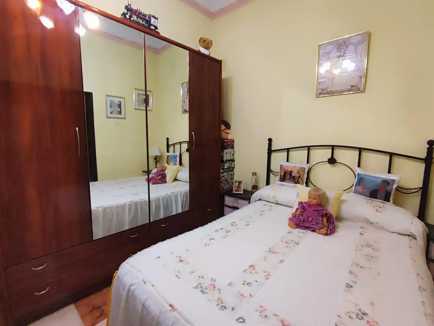 Habitación de Edificio en venta en Cádiz