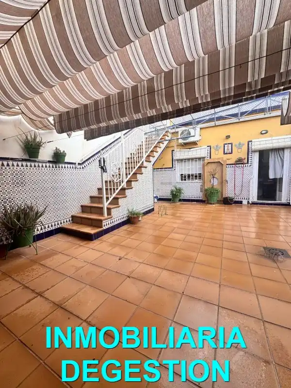 Terrassa de Casa o xalet en venda en Linares amb Aire condicionat, Jardí privat i Terrassa