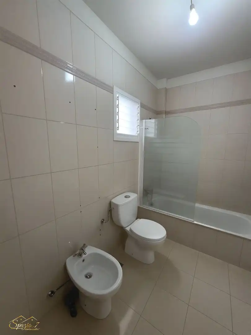 Baño de Piso en venta en Los Realejos con Balcón y Alarma