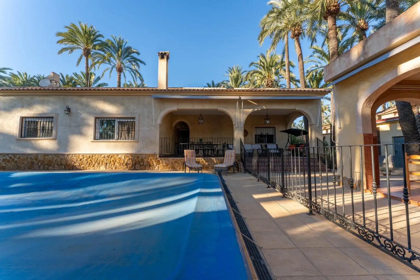 Piscina de Casa o chalet en venta en Elche / Elx con Aire acondicionado, Jardín privado y Terraza