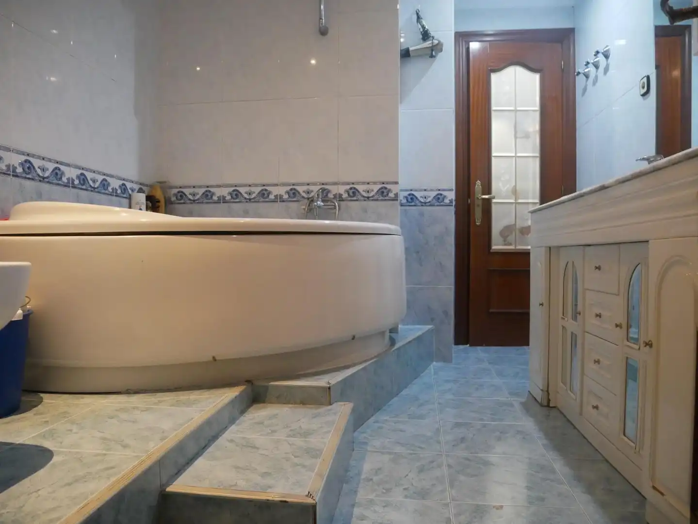 Bany de Pis en venda en Basauri  amb Calefacció, Traster i Balcó