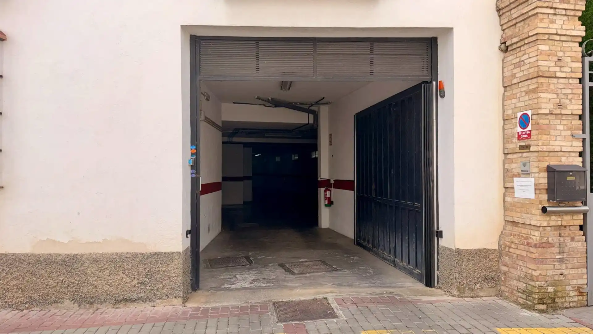 Garage zur Miete in Calle REAL, La Zubia Ciudad